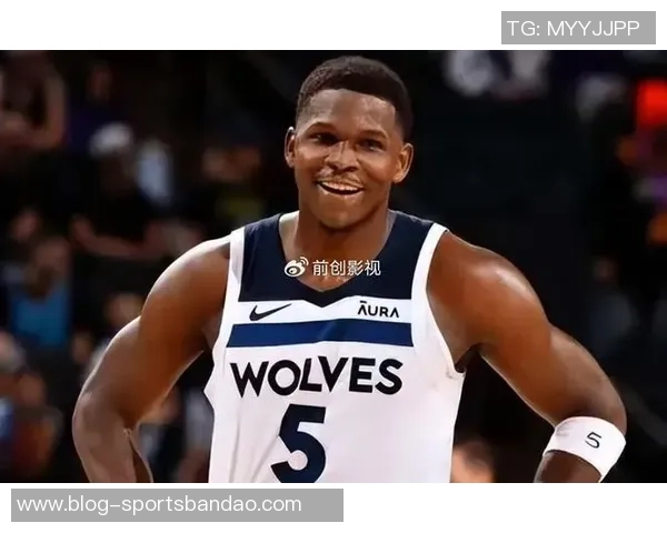 兰德尔带领球队奋勇争先19投12中砍下30分7篮板4助攻1抢断