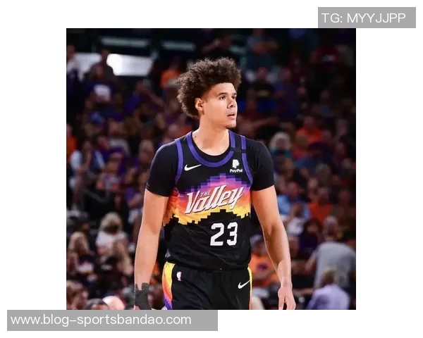 卡梅隆约翰逊上半场状态低迷仅得5分球队需寻找更好进攻节奏